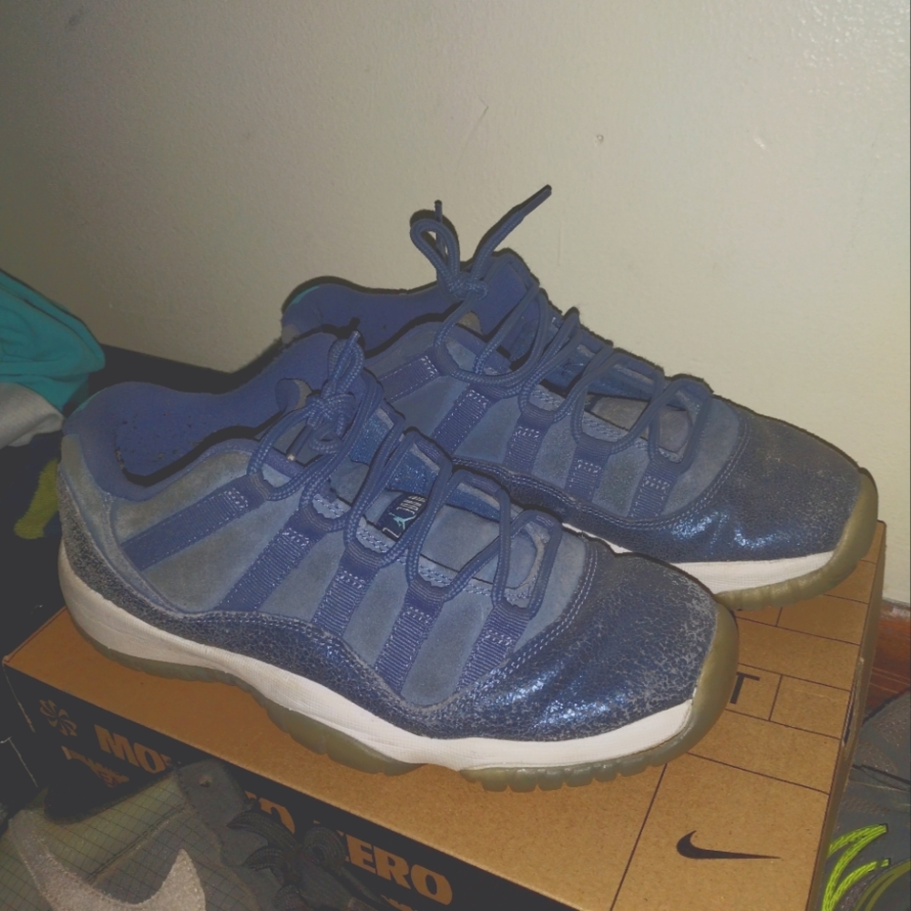 Retro Jordan 11s low top